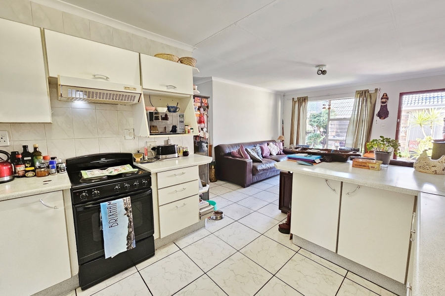 To Let 2 Bedroom Property for Rent in Fourways Gauteng
