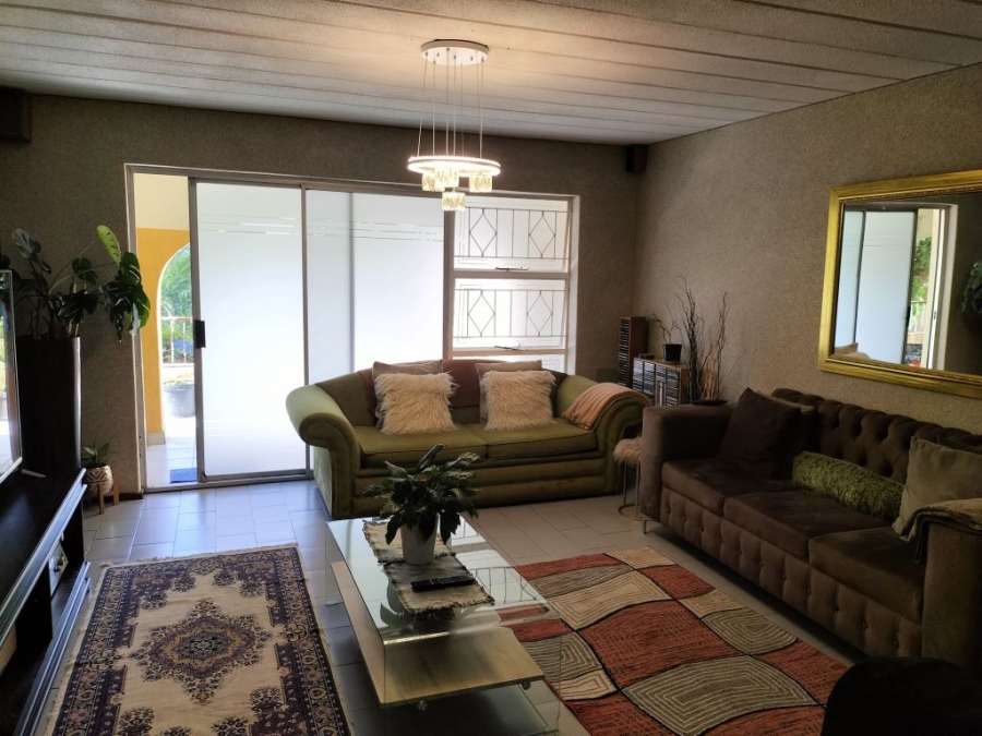 2 Bedroom Property for Sale in Florida Lake Gauteng