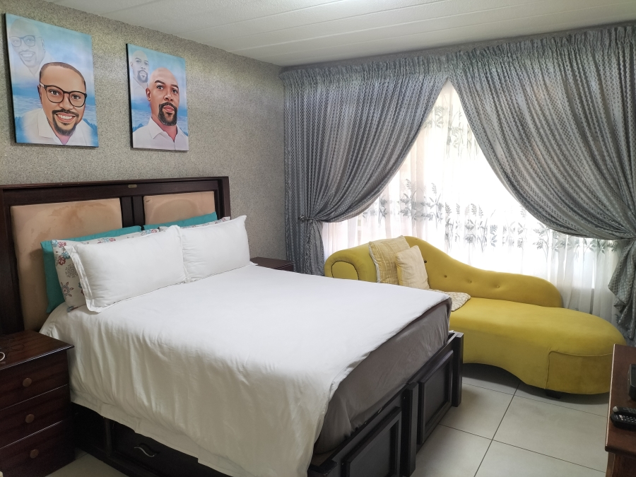 2 Bedroom Property for Sale in Florida Lake Gauteng