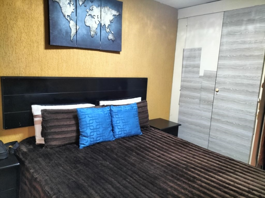 2 Bedroom Property for Sale in Florida Lake Gauteng