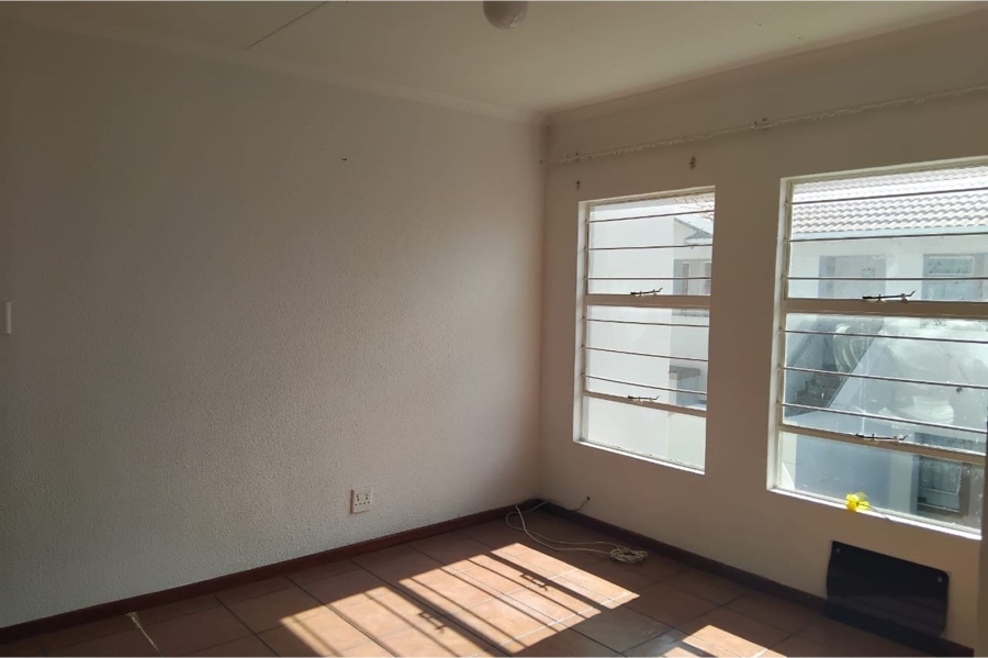 2 Bedroom Property for Sale in Aureus Gauteng