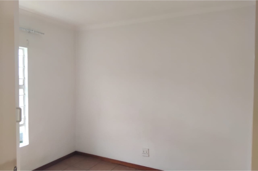 2 Bedroom Property for Sale in Aureus Gauteng
