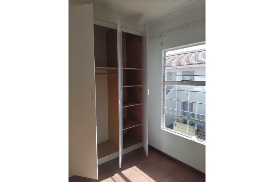 2 Bedroom Property for Sale in Aureus Gauteng