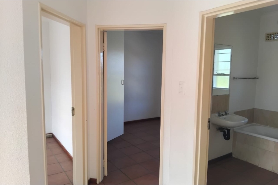 2 Bedroom Property for Sale in Aureus Gauteng