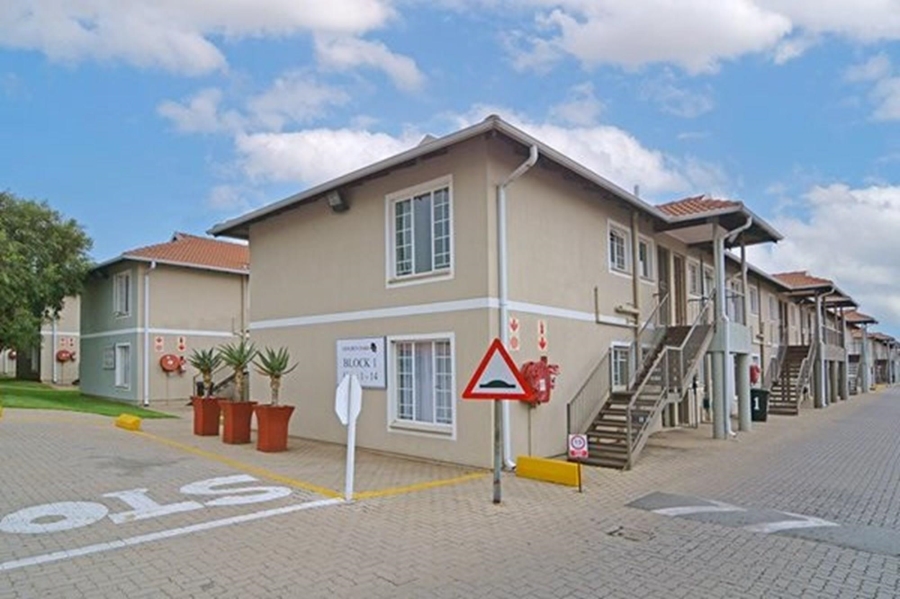 2 Bedroom Property for Sale in Aureus Gauteng
