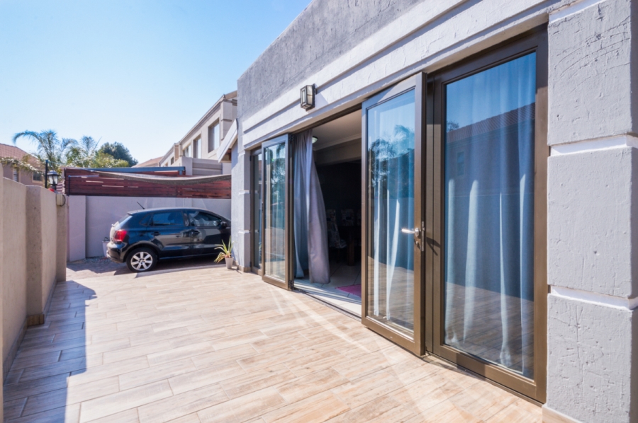 3 Bedroom Property for Sale in Buurendal Gauteng
