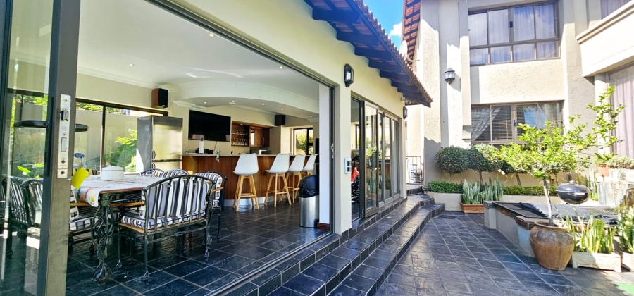 5 Bedroom Property for Sale in Waterkloof Ridge Gauteng