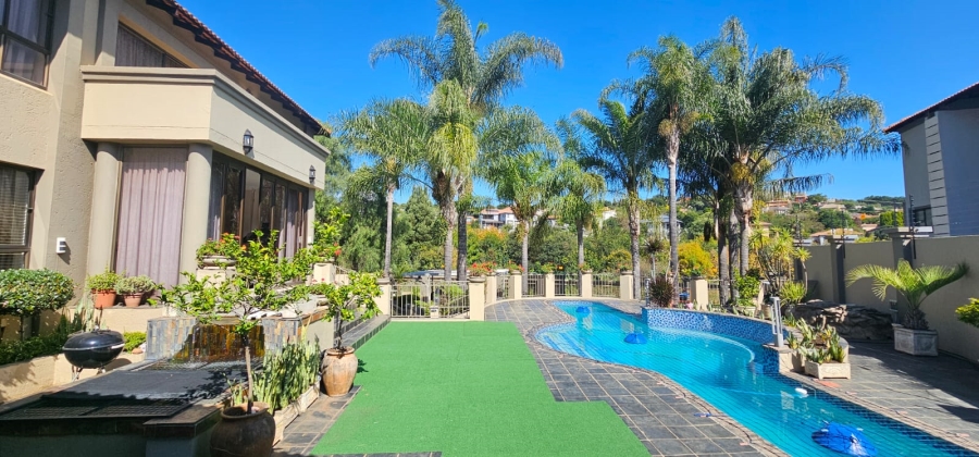 5 Bedroom Property for Sale in Waterkloof Ridge Gauteng