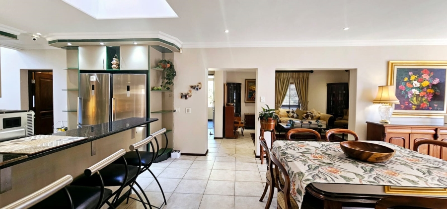 5 Bedroom Property for Sale in Waterkloof Ridge Gauteng