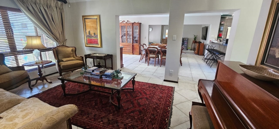 5 Bedroom Property for Sale in Waterkloof Ridge Gauteng