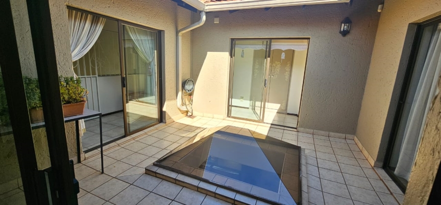 5 Bedroom Property for Sale in Waterkloof Ridge Gauteng