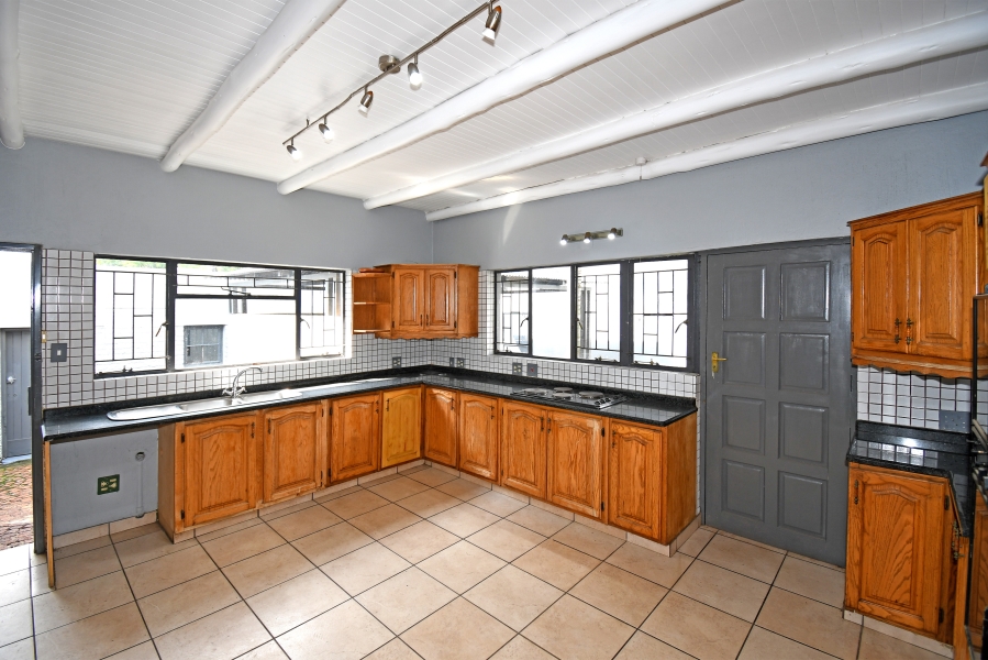 10 Bedroom Property for Sale in Parktown Gauteng