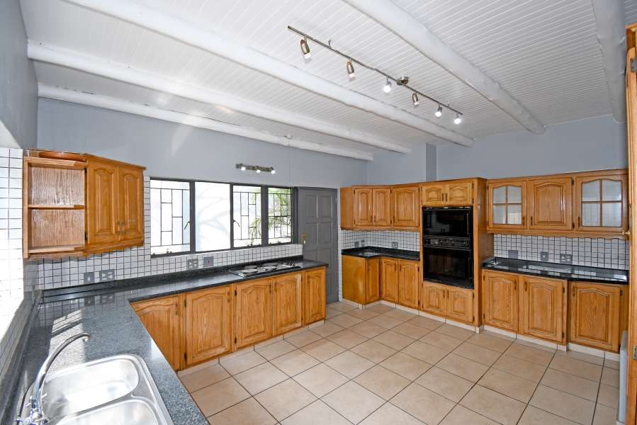 10 Bedroom Property for Sale in Parktown Gauteng