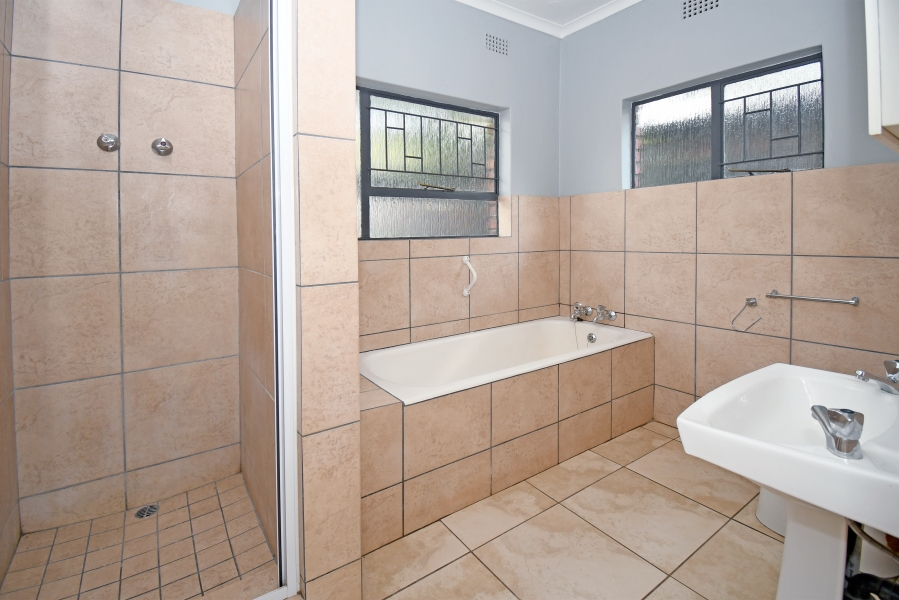 10 Bedroom Property for Sale in Parktown Gauteng