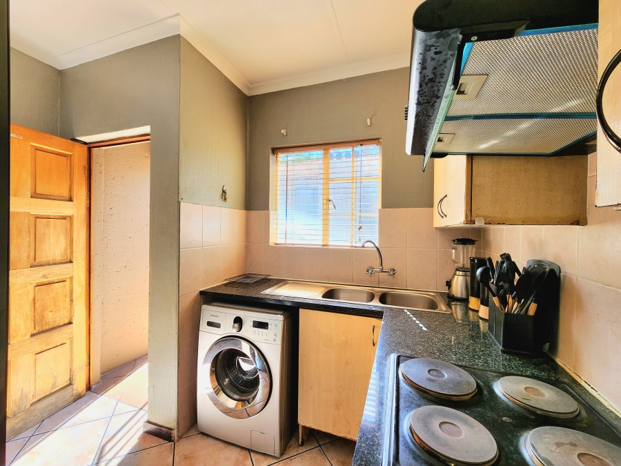 2 Bedroom Property for Sale in Wilgeheuwel Gauteng