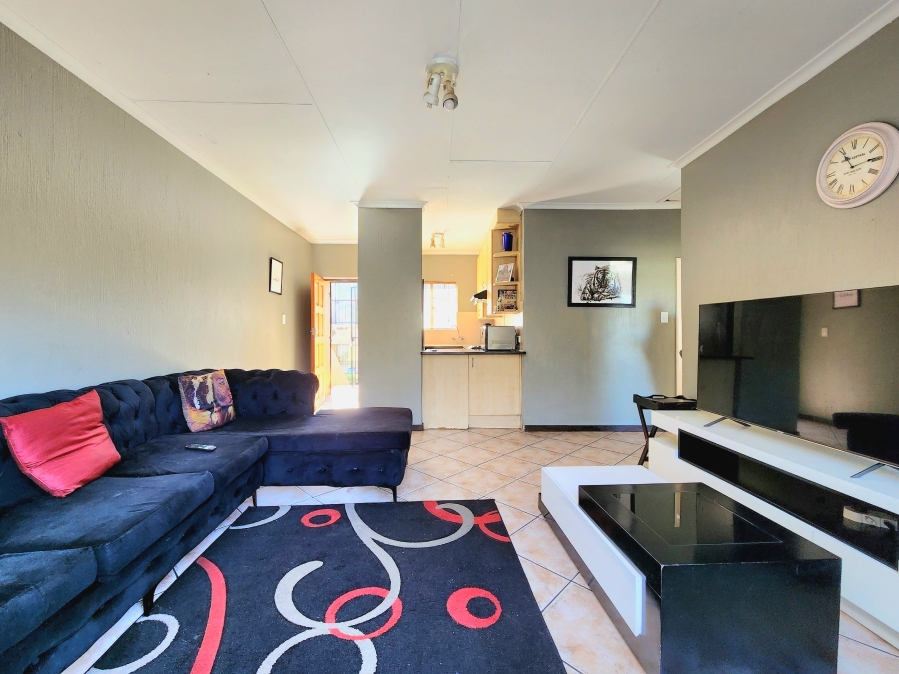 2 Bedroom Property for Sale in Wilgeheuwel Gauteng