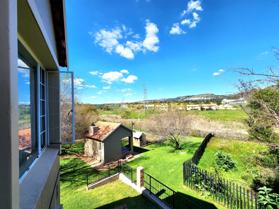 2 Bedroom Property for Sale in Wilgeheuwel Gauteng