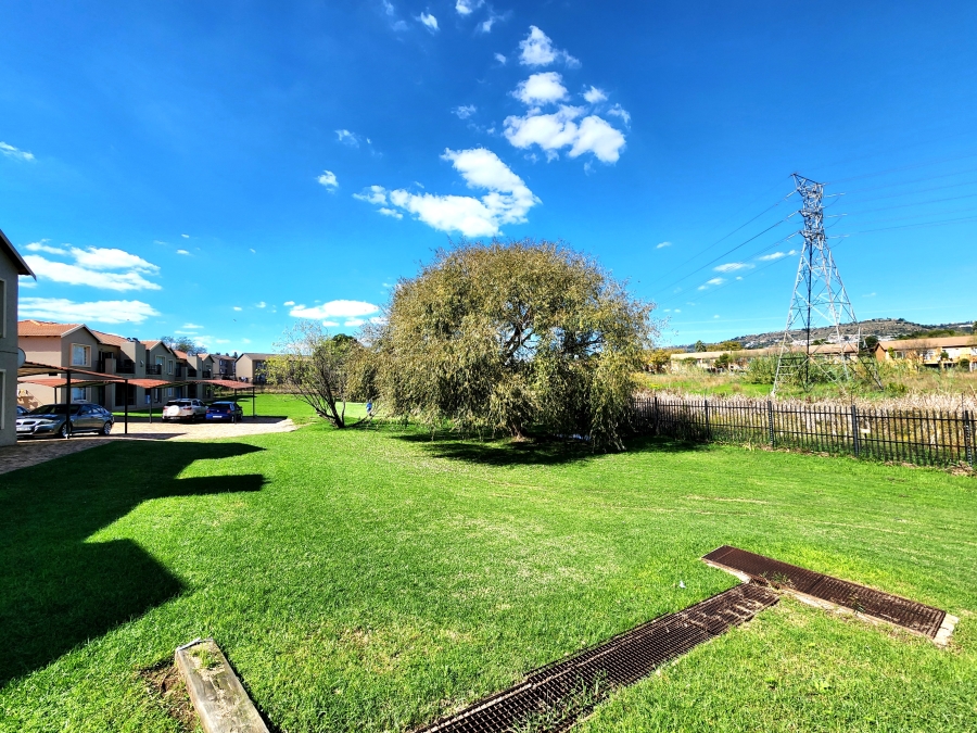 2 Bedroom Property for Sale in Wilgeheuwel Gauteng