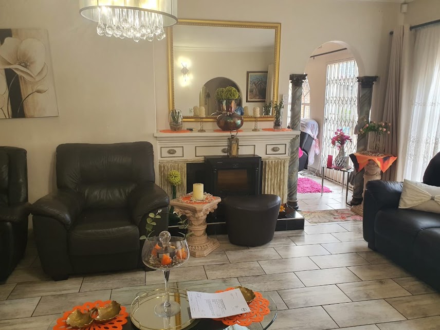 4 Bedroom Property for Sale in Glen Marais Gauteng