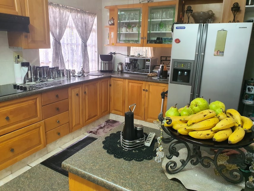 4 Bedroom Property for Sale in Glen Marais Gauteng