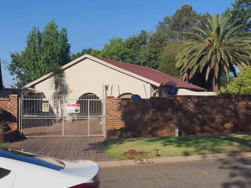 4 Bedroom Property for Sale in Glen Marais Gauteng