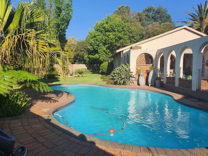 4 Bedroom Property for Sale in Glen Marais Gauteng