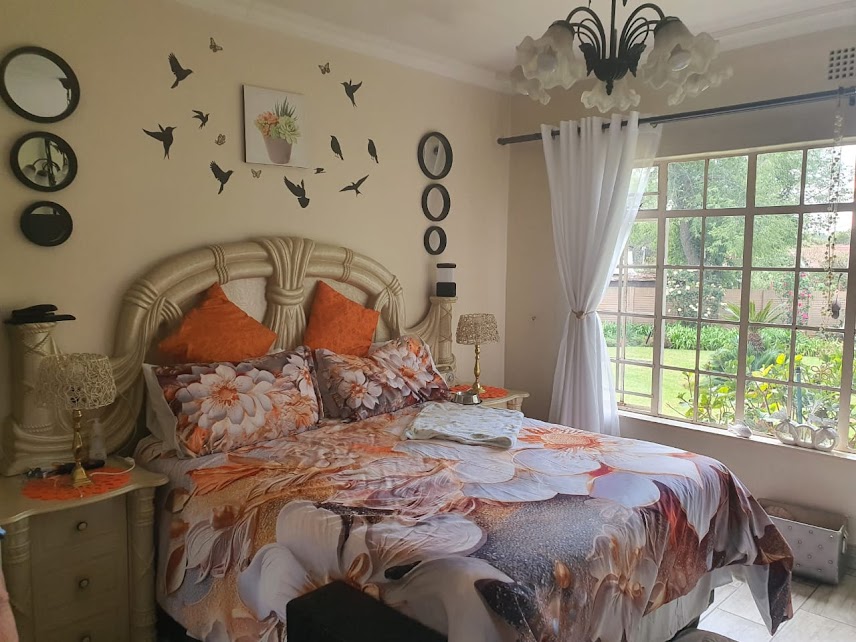 4 Bedroom Property for Sale in Glen Marais Gauteng