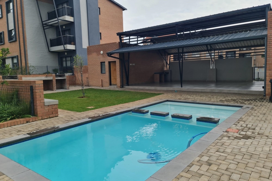 To Let 2 Bedroom Property for Rent in Vorna Valley Gauteng