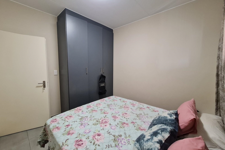To Let 2 Bedroom Property for Rent in Vorna Valley Gauteng