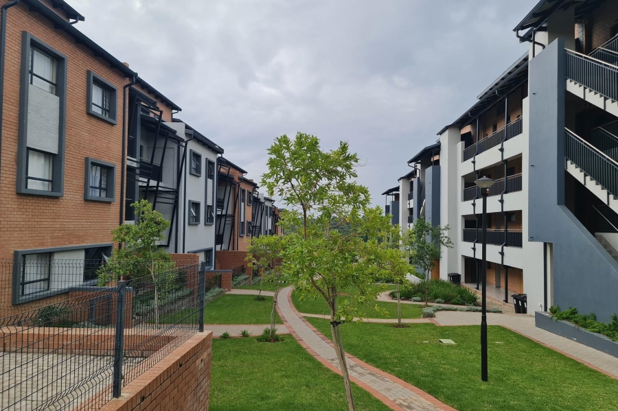 To Let 2 Bedroom Property for Rent in Vorna Valley Gauteng