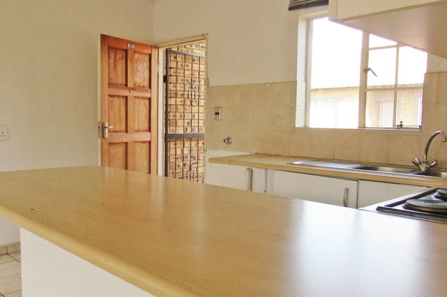 2 Bedroom Property for Sale in Strubensvallei Gauteng