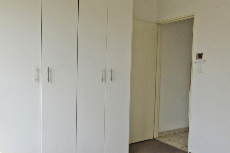 2 Bedroom Property for Sale in Strubensvallei Gauteng