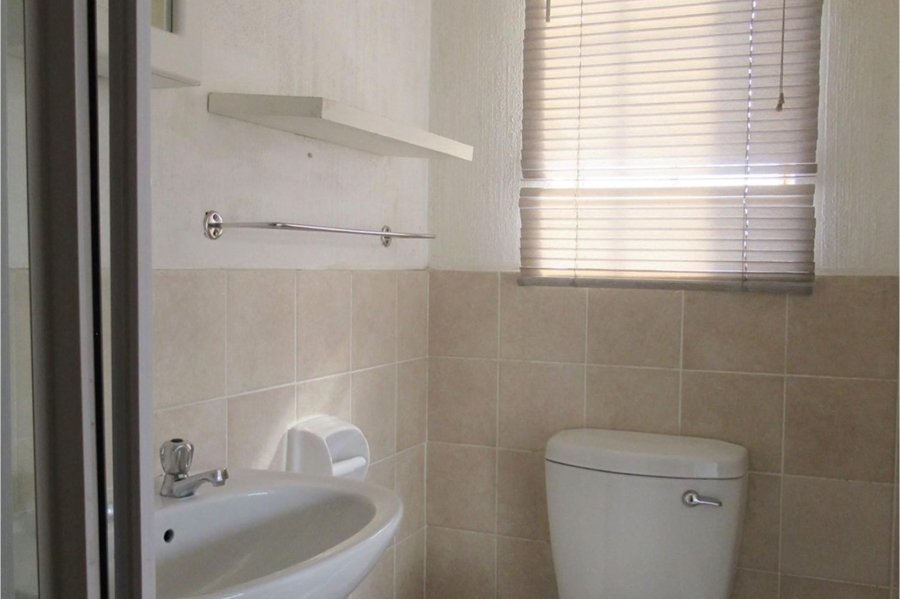 2 Bedroom Property for Sale in Strubensvallei Gauteng