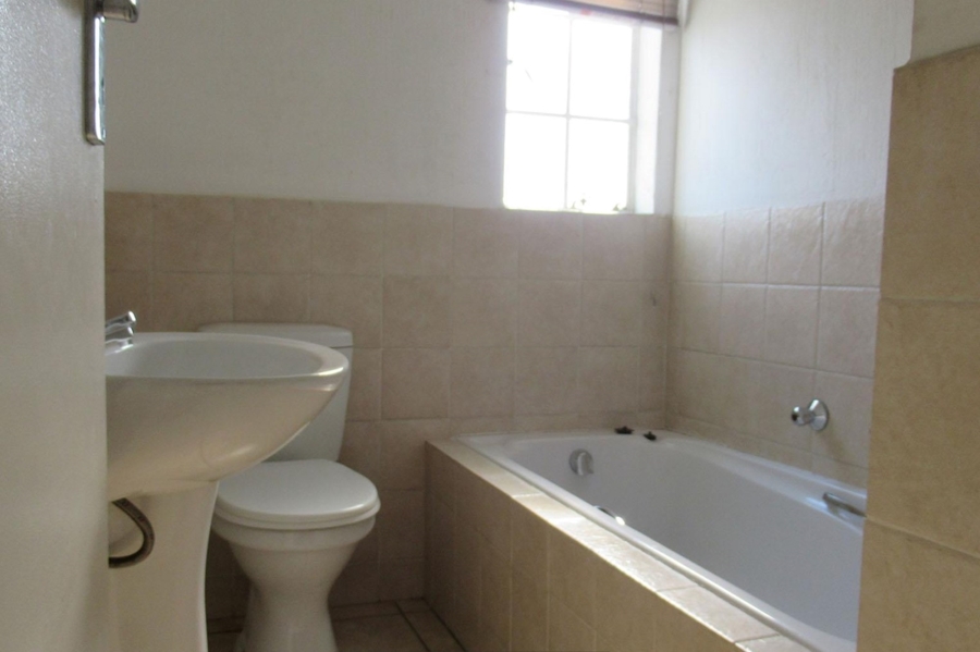 2 Bedroom Property for Sale in Strubensvallei Gauteng