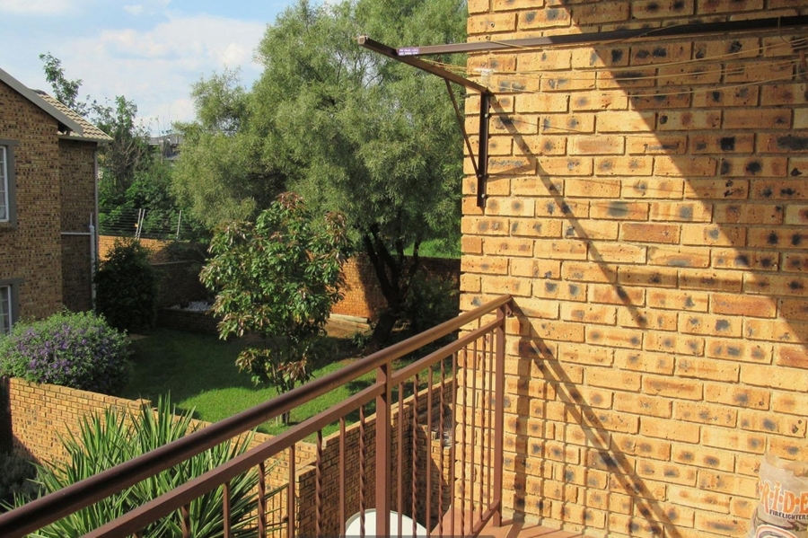 2 Bedroom Property for Sale in Strubensvallei Gauteng