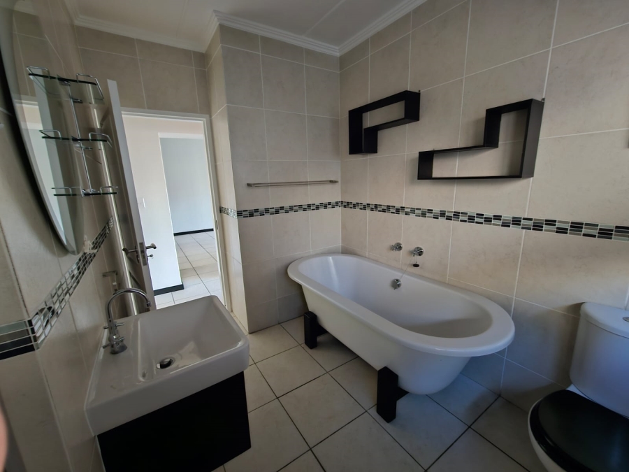 To Let 2 Bedroom Property for Rent in Solheim Gauteng