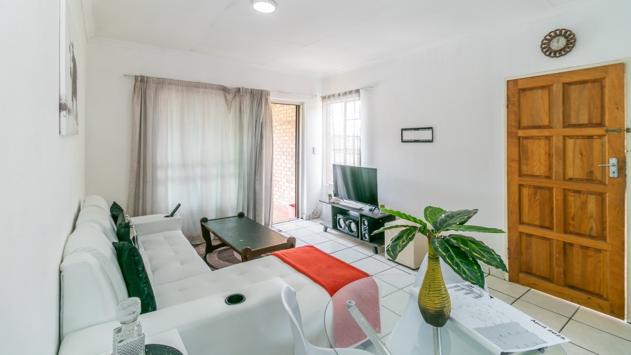 2 Bedroom Property for Sale in Noordwyk Gauteng
