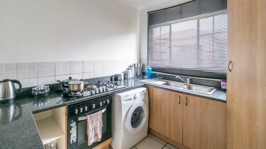 2 Bedroom Property for Sale in Noordwyk Gauteng