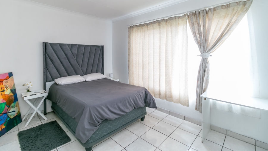 2 Bedroom Property for Sale in Noordwyk Gauteng