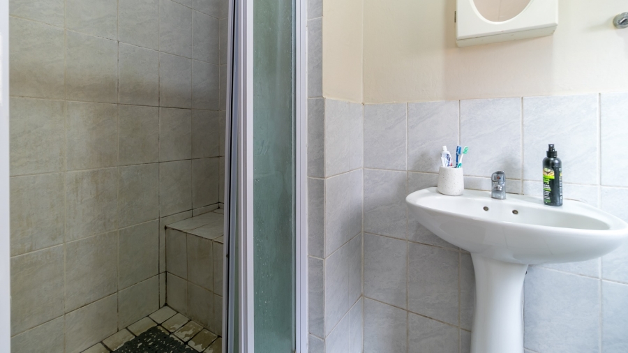2 Bedroom Property for Sale in Noordwyk Gauteng
