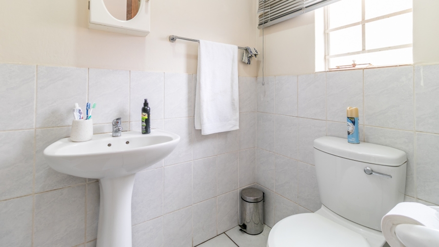 2 Bedroom Property for Sale in Noordwyk Gauteng