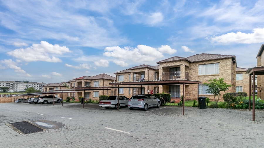 2 Bedroom Property for Sale in Noordwyk Gauteng