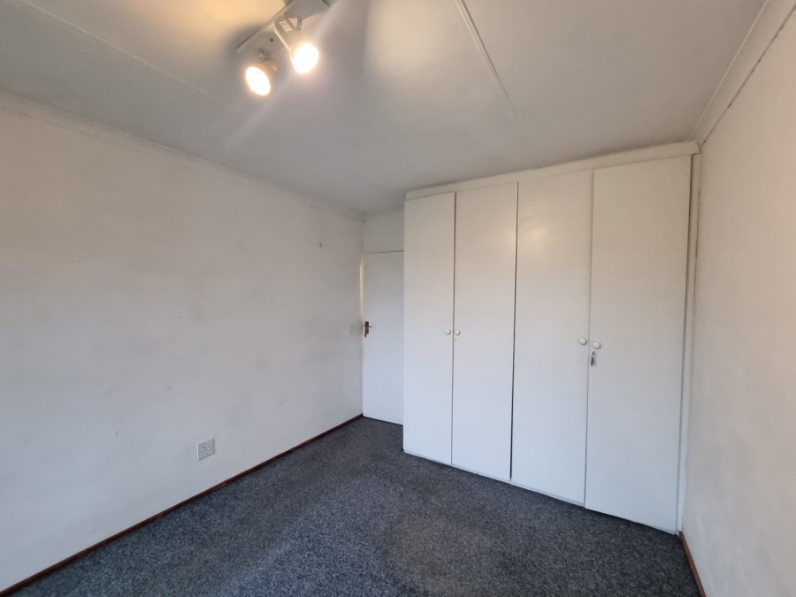 1 Bedroom Property for Sale in President Ridge Gauteng