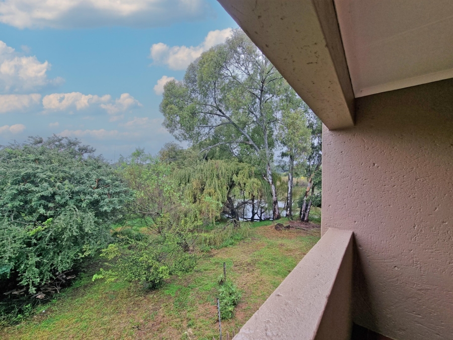 1 Bedroom Property for Sale in President Ridge Gauteng