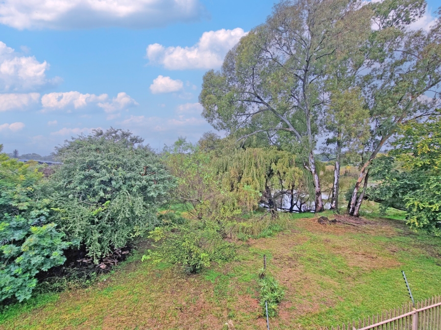1 Bedroom Property for Sale in President Ridge Gauteng