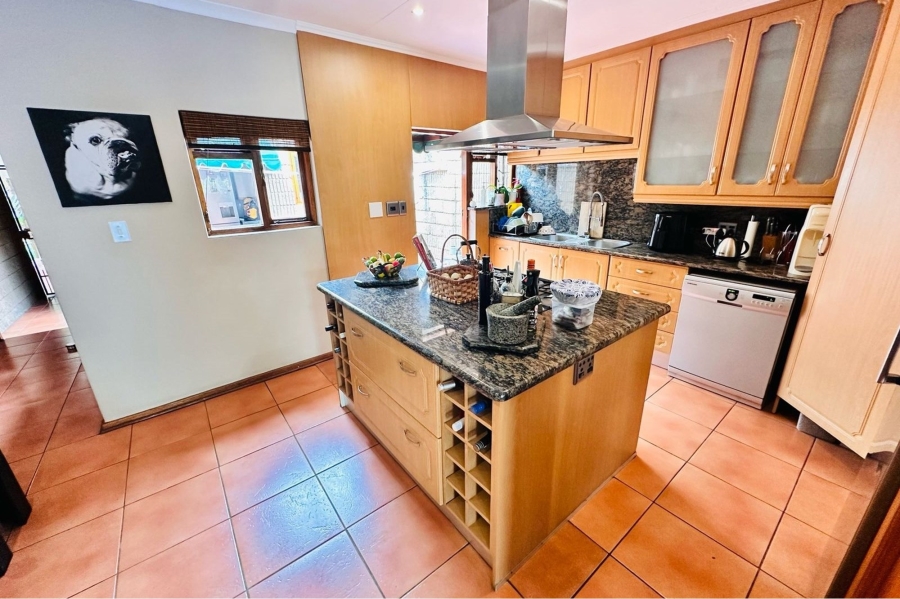 2 Bedroom Property for Sale in Lonehill Gauteng