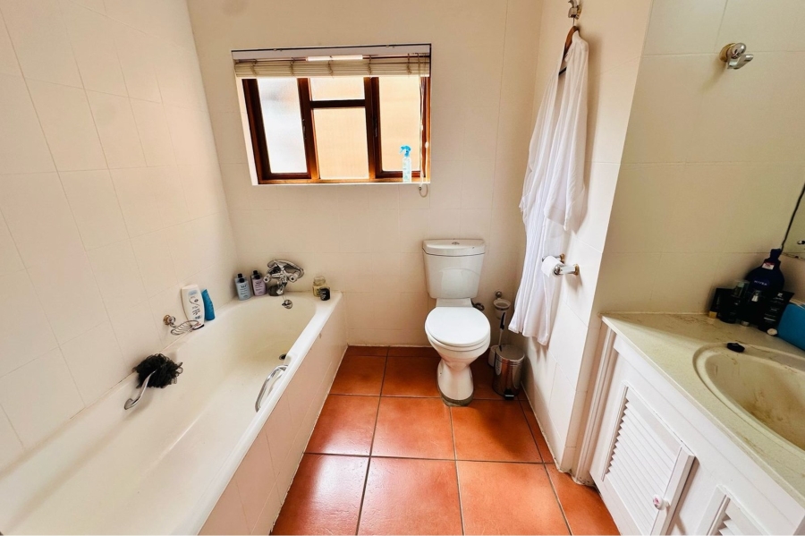 2 Bedroom Property for Sale in Lonehill Gauteng