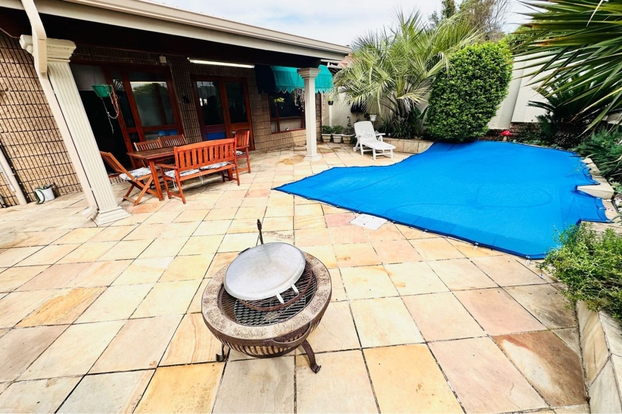 2 Bedroom Property for Sale in Lonehill Gauteng