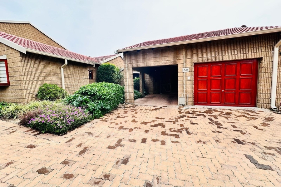 2 Bedroom Property for Sale in Lonehill Gauteng