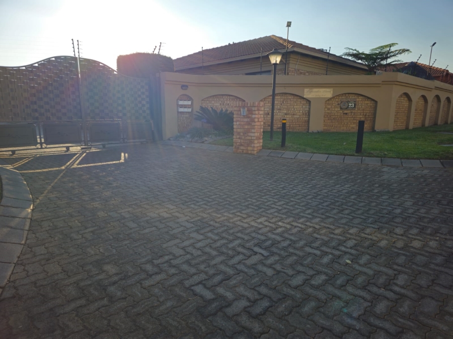 3 Bedroom Property for Sale in Jansenpark Gauteng